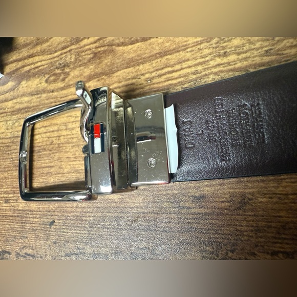 Tommy Hilfiger belt double side: brown/black. Excellent condition.Size L (30-32) - Picture 6 of 7